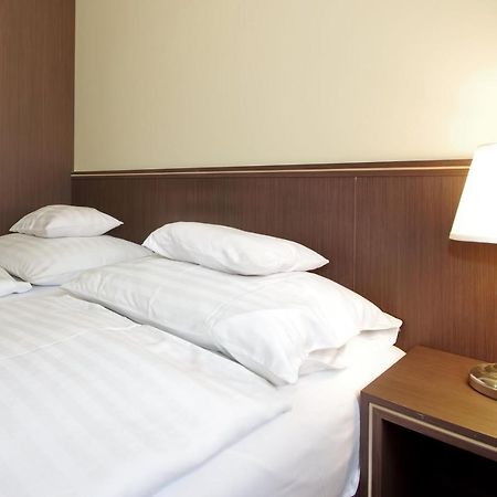 Corvin Apartman Gyula Buitenkant foto