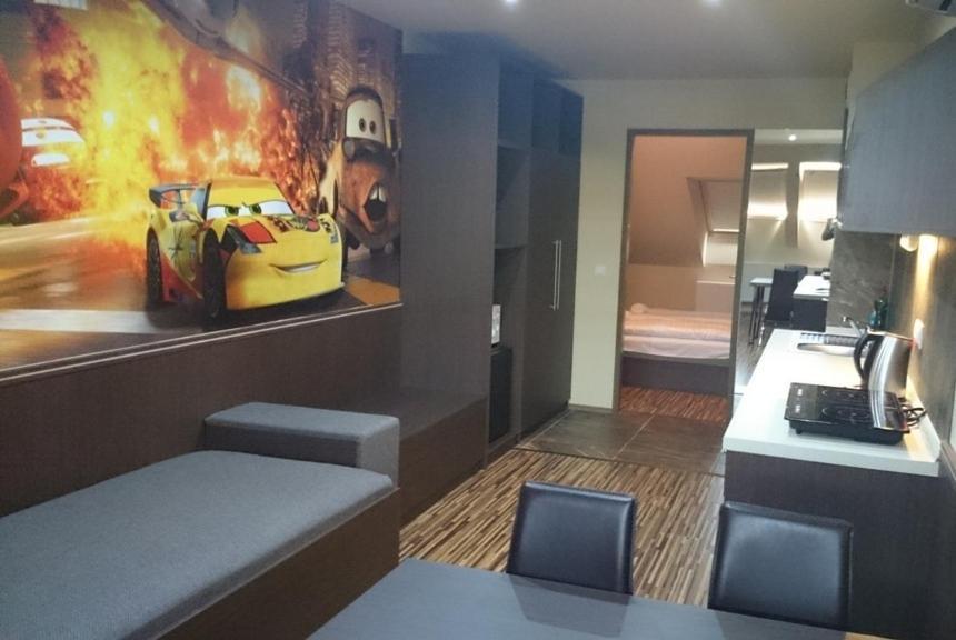 Corvin Apartman Gyula Buitenkant foto