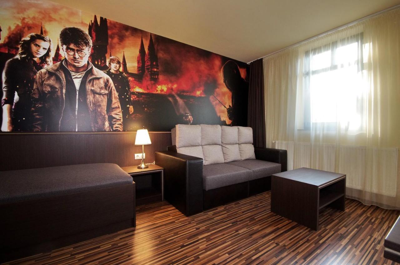 Corvin Apartman Gyula Buitenkant foto