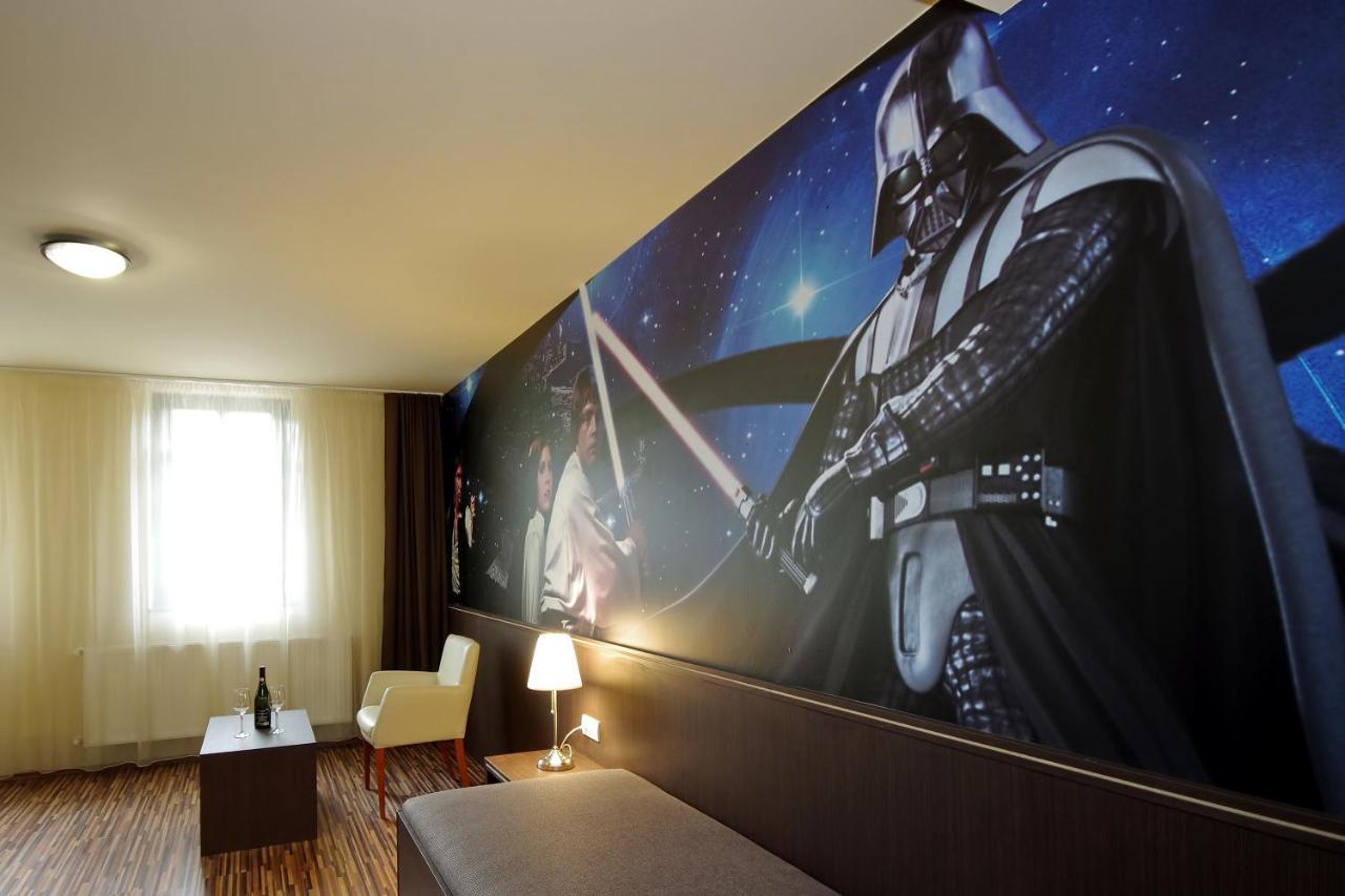 Corvin Apartman Gyula Buitenkant foto