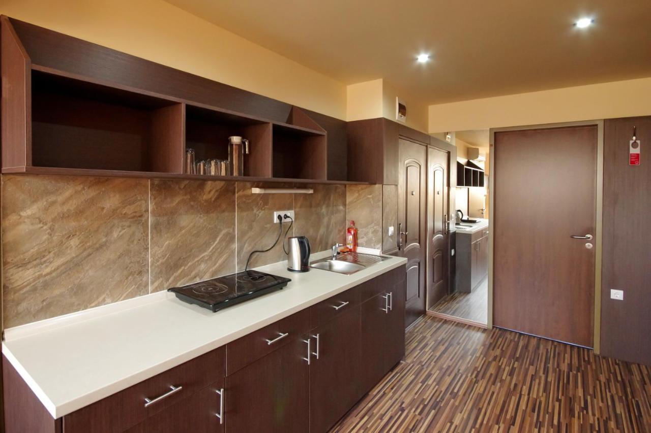 Corvin Apartman Gyula Buitenkant foto
